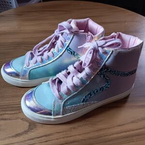 EUC girls high tops